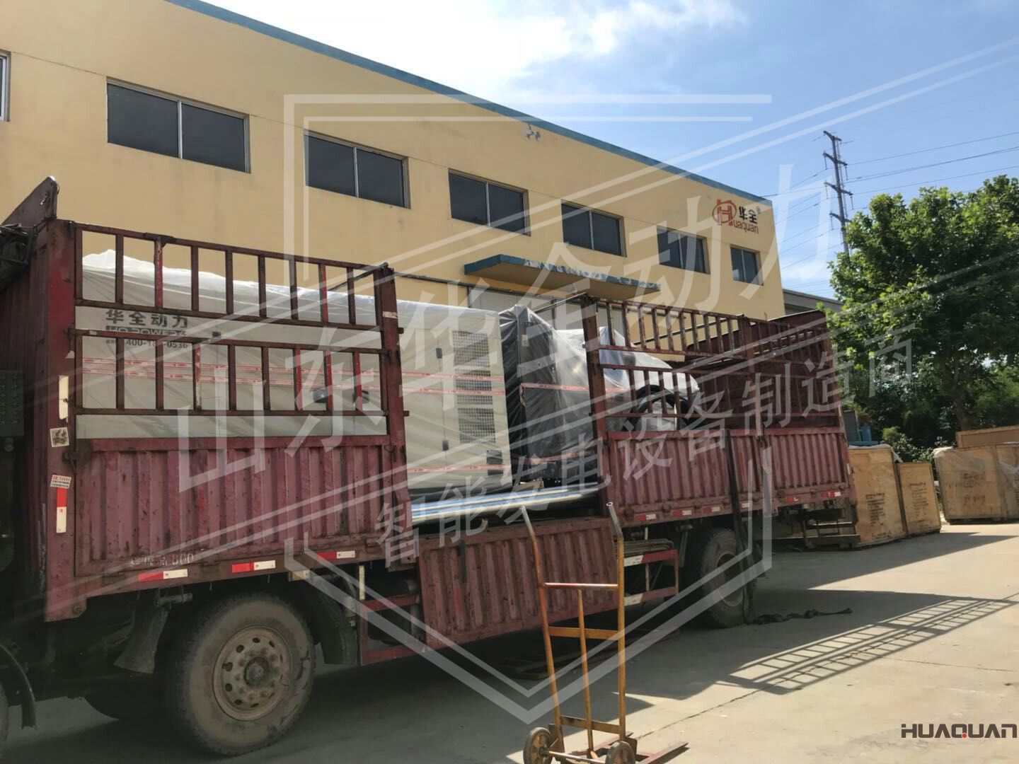 2018年4月1日華全動力300kw靜音箱發(fā)電機組發(fā)往河北