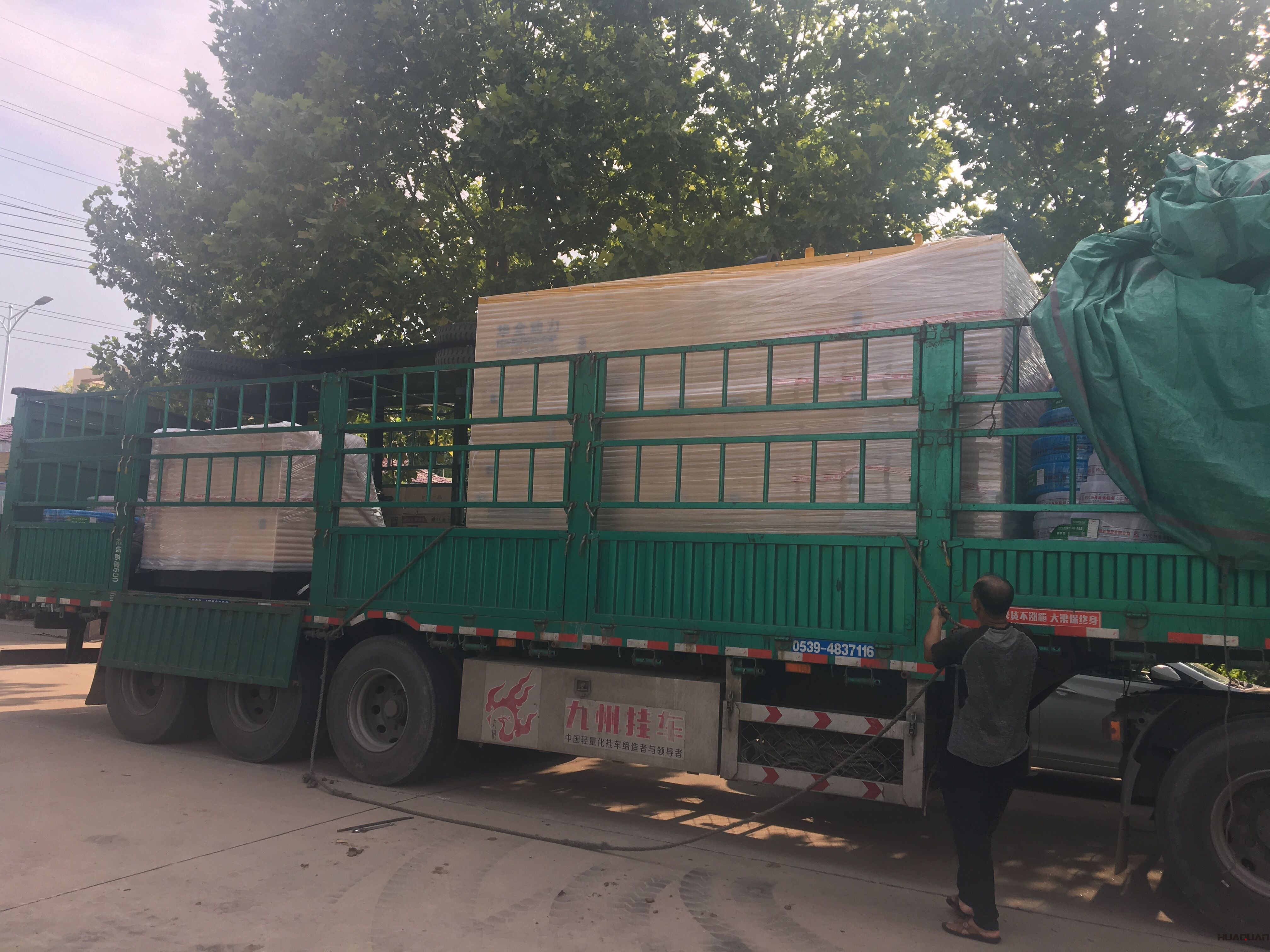 7月8號曹先生的一臺HQ400GF靜音箱柴油發(fā)電機組已發(fā)往山西省