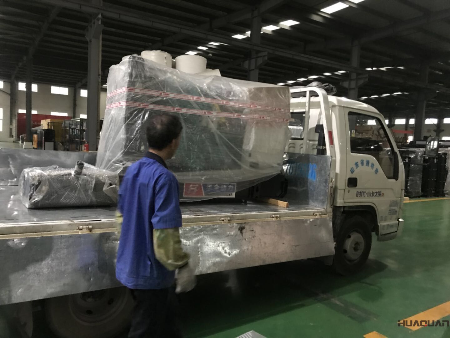 一臺(tái)30kw標(biāo)配型柴油發(fā)電機(jī)組于7月28號(hào)發(fā)往貴州