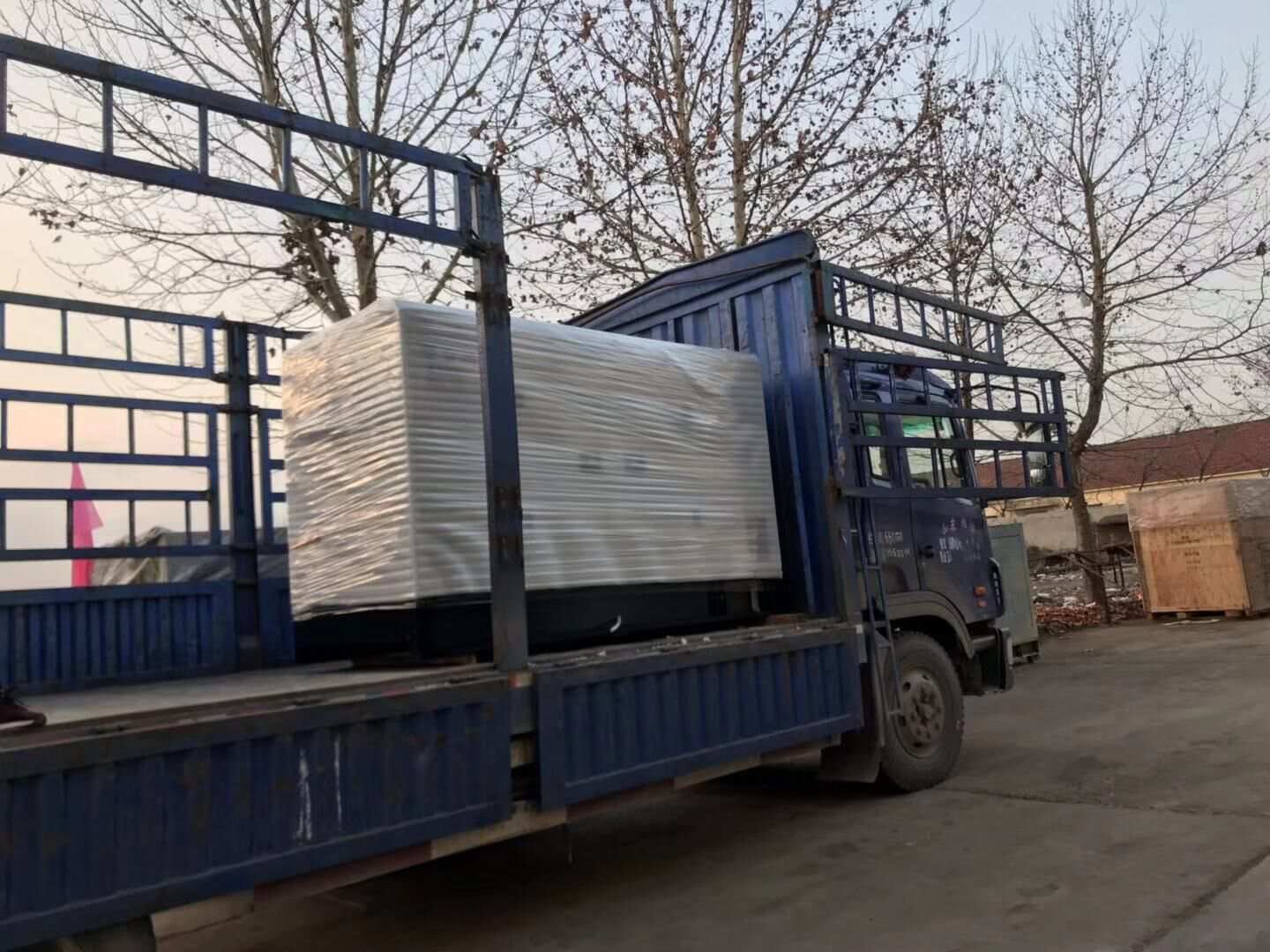 山東省馬先生從華全動力采購的一臺50kw立柜四保護柴油發電機組于12月7日成功發往目的地