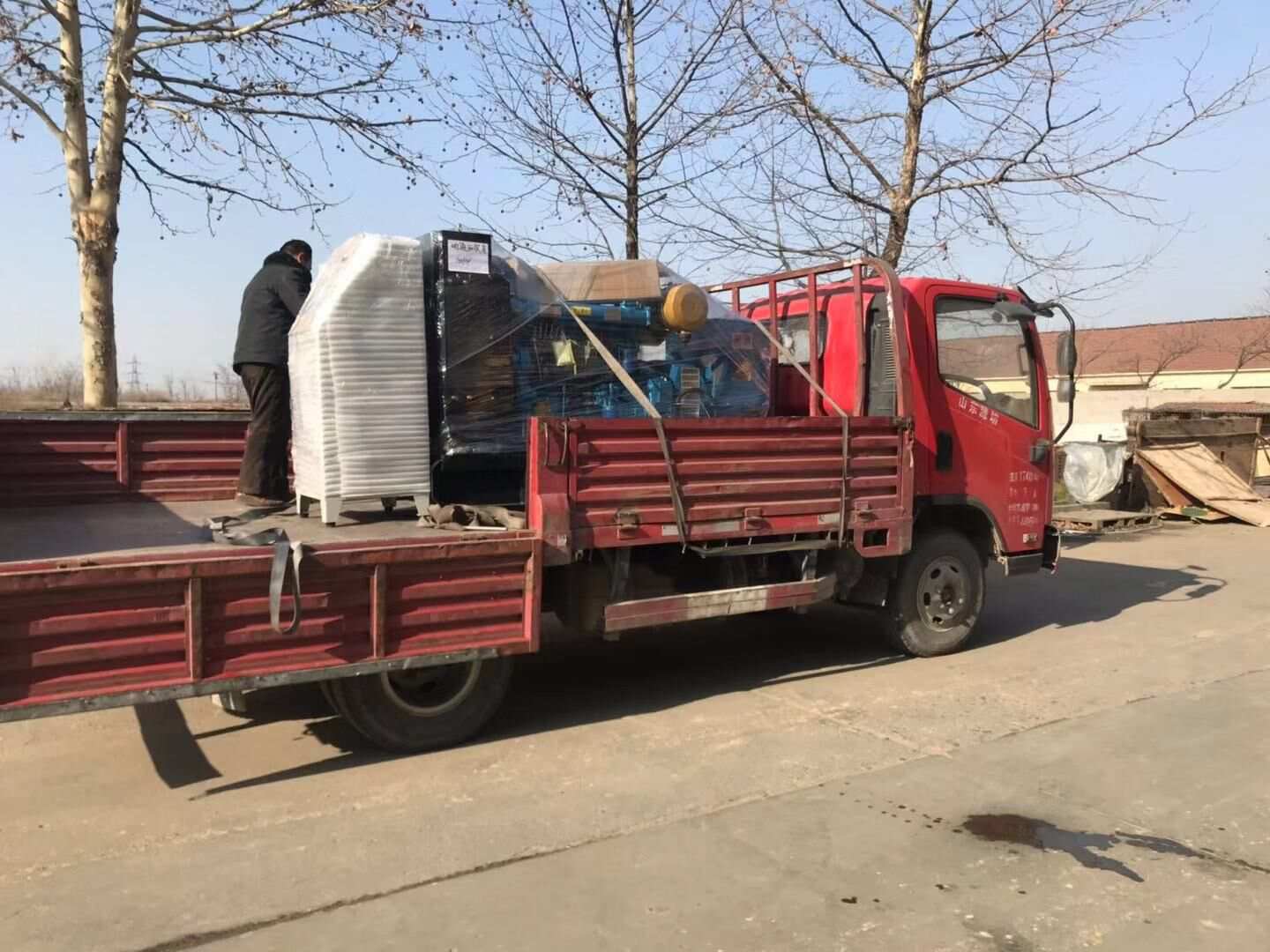 1月17日，袁先生從華全動力采購的50kw自動化柴油發電機組現已成功發往江西省